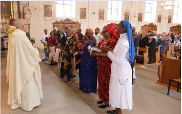 Interkultureller Gottesdienst in der Kirche Wohlen